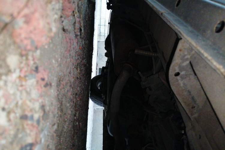 Used Jinbei Hiace 2014 2.0L Comfort Version V19 Chassis Rear Right