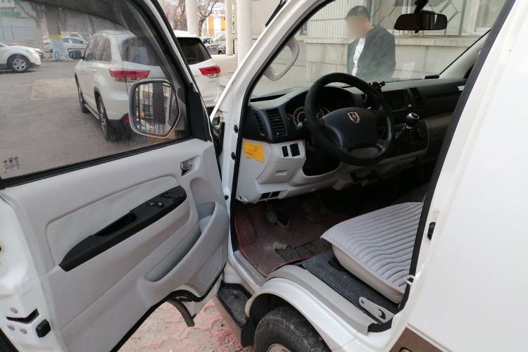 Used Jinbei Hiace 2014 2.0L Comfort Version V19 Driver Seat