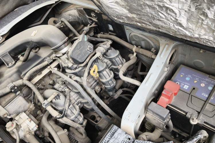 Used Jinbei Hiace  Engine Bay Left
