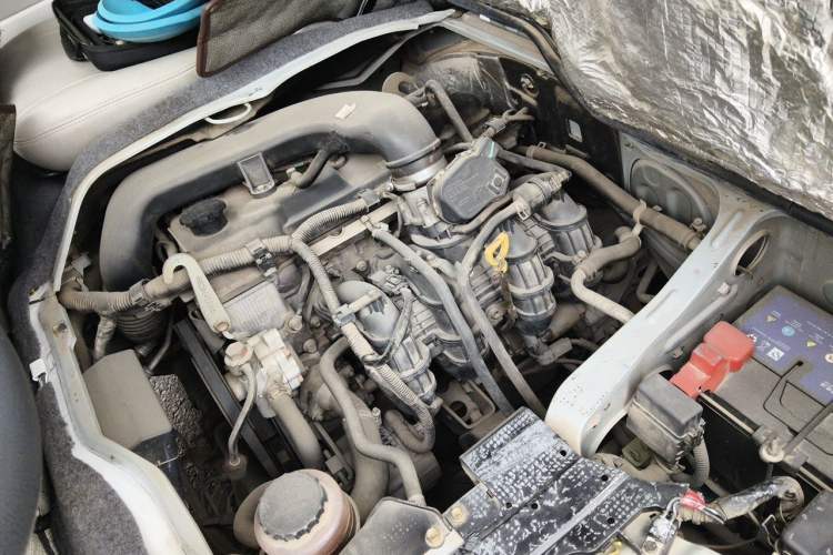 Used Jinbei Hiace  Engine Bay