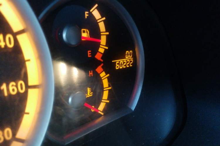 Used Jinbei Hiace 2014 2.0L Comfort Version V19 Odometer Close Up