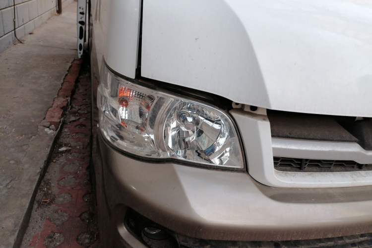 Used Jinbei Hiace 2014 2.0L Comfort Version V19 Right Front Headlight