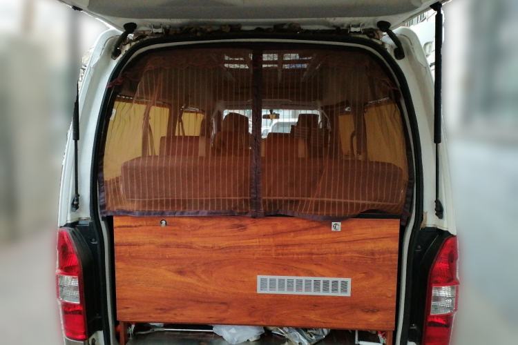 Used Jinbei Hiace 2014 2.0L Comfort Version V19 Trunk