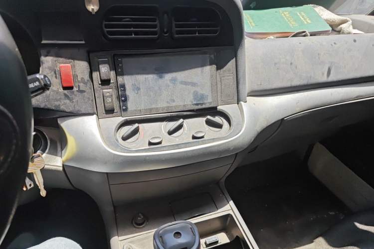 Used Jinbei Hiace 2014 2.0L 5th Generation Kuaiyunwang Business Version 4G19 Audio And AC Panel