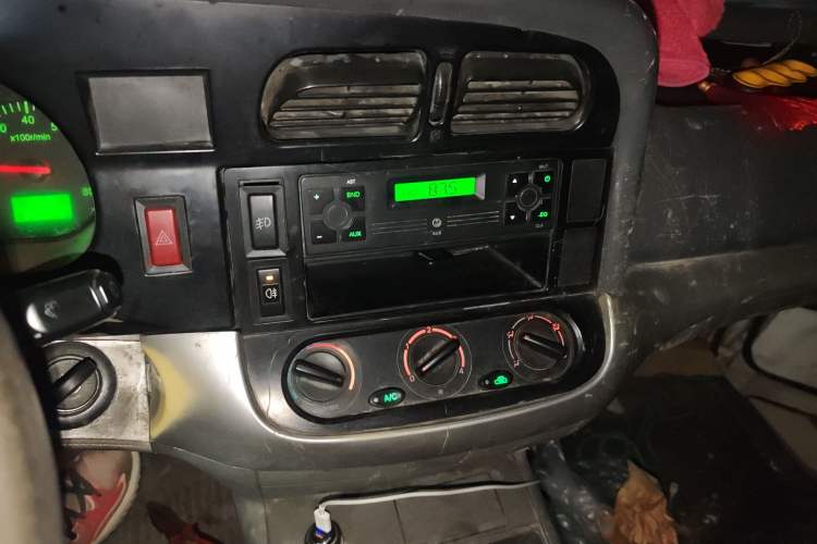 Used Jinbei Hiace 2014 2.0L 5th-Gen Power King Comfort Version V19 Audio And AC Panel