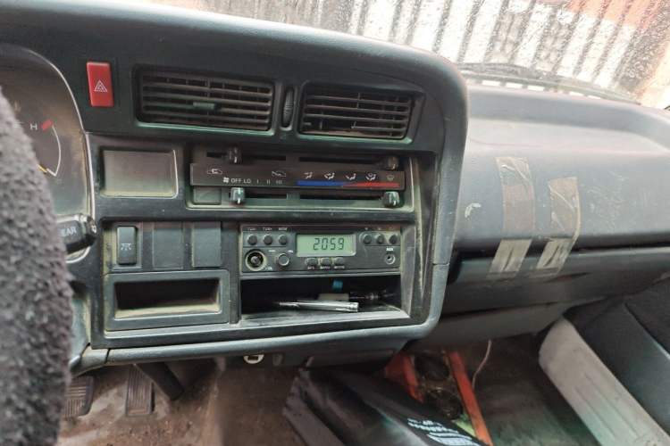 Used Jinbei Hiace 2014 2.0L 5th Generation Kuaiyunwang Business Version 4G20B Audio And AC Panel