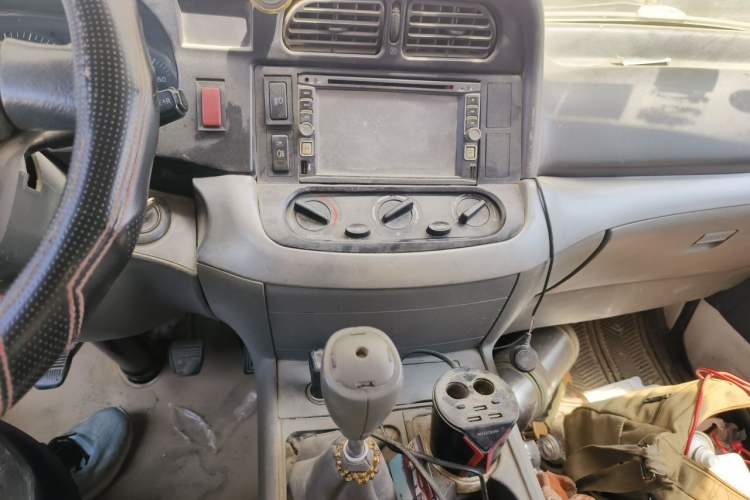 Used Jinbei Hiace 2014 2.0L 5th Generation Kuaiyunwang Business Version 4G19 Audio And AC Panel