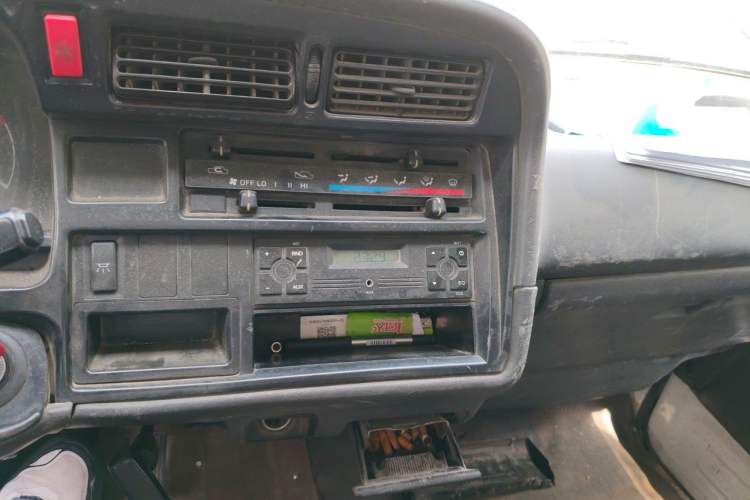 Used Jinbei Hiace 2014 2.0L Fifth-Generation Power King Classic V19 Audio And AC Panel