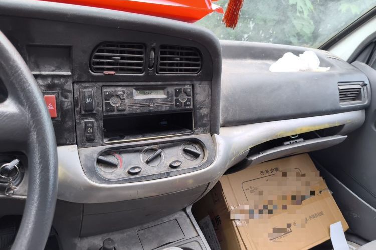 Used Jinbei Hiace 2014 2.0L Fifth-Generation Xiangyun Comfort Type 1 4G21C Audio And AC Panel