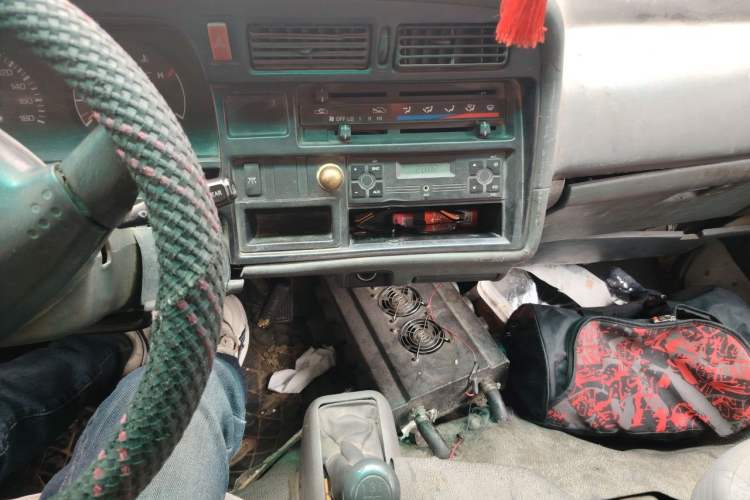 Used Jinbei Hiace 2014 2.0L 5th Generation Kuaiyunwang Business Version 4G19 Audio And AC Panel