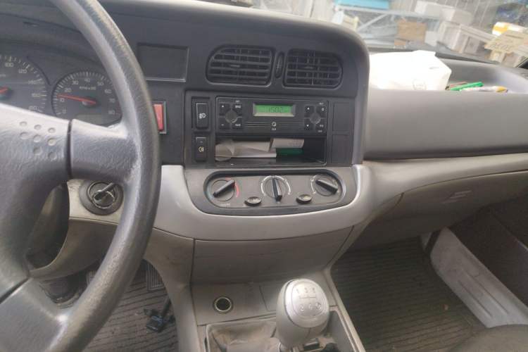 Used Jinbei Hiace 2014 2.0L Fifth-Generation Xiangyun Comfort Type 1 4G20C Audio And AC Panel