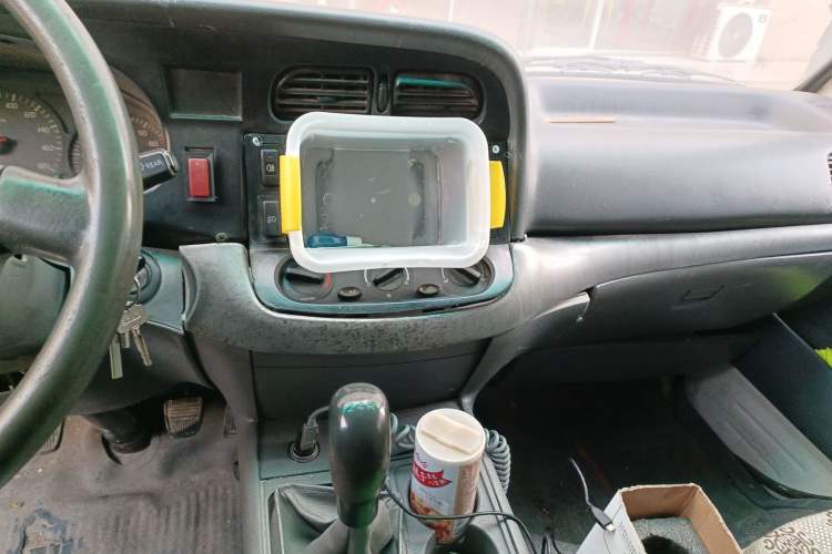 Used Jinbei Hiace 2014 2.0L Fifth-Generation Xiangyun Comfort Type 1 4G21C Audio And AC Panel