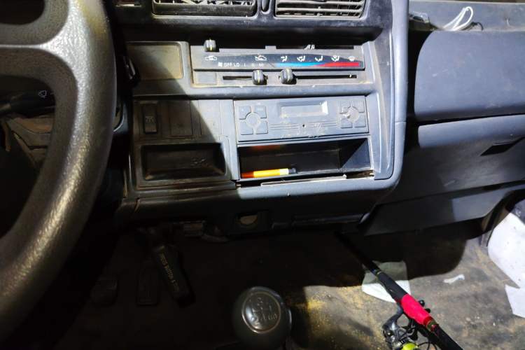 Used Jinbei Hiace 2014 2.0L Fifth-Generation Xiangyun Comfort Type 1 4G20C Audio And AC Panel