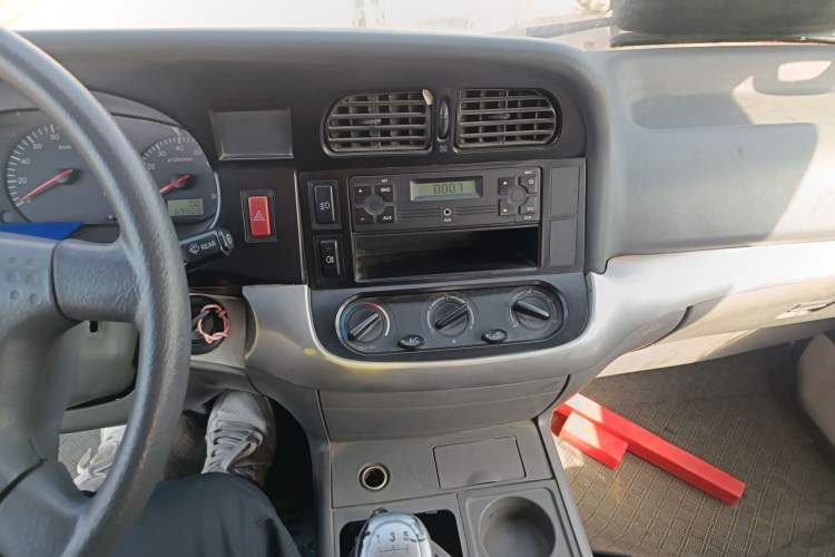Used Jinbei Hiace 2014 2.0L 5th Generation Kuaiyunwang Business Version 4G20B Audio And AC Panel