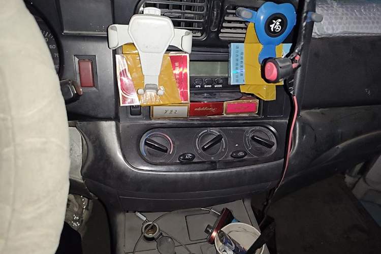 Used Jinbei Hiace 2014 2.0L 5th Generation Kuaiyunwang Business Version 4G19 Audio And AC Panel