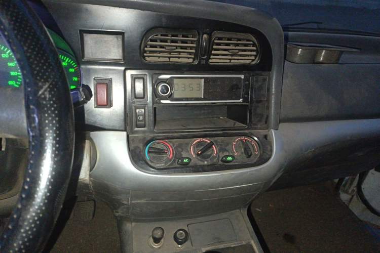 Used Jinbei Hiace 2014 2.0L 5th Generation Kuaiyunwang Business Version 4G19 Audio And AC Panel