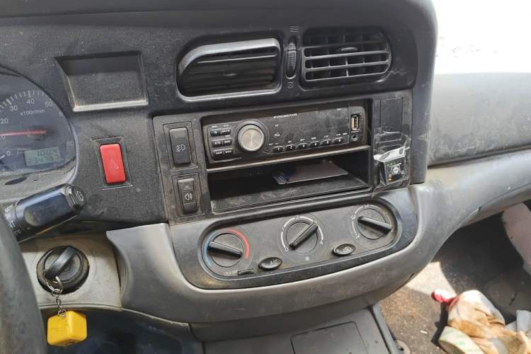 Used Jinbei Hiace 2014 2.0L 5th Generation Kuaiyunwang Business Version 4G20B Audio And AC Panel