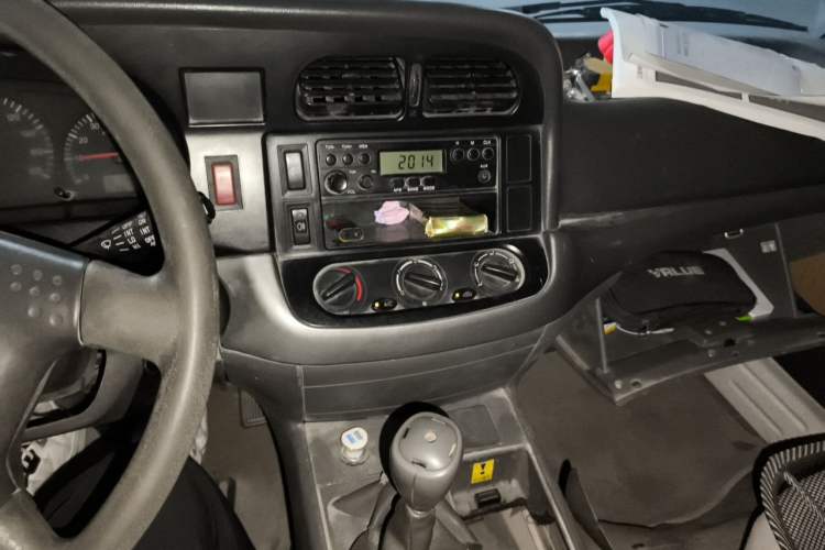 Used Jinbei Hiace 2014 2.0L 5th Generation Kuaiyunwang Business Version 4G19 Audio And AC Panel