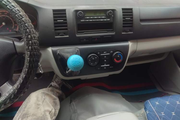 Used Jinbei Hiace 2014 2.0L Luxury Version V19 Audio And AC Panel