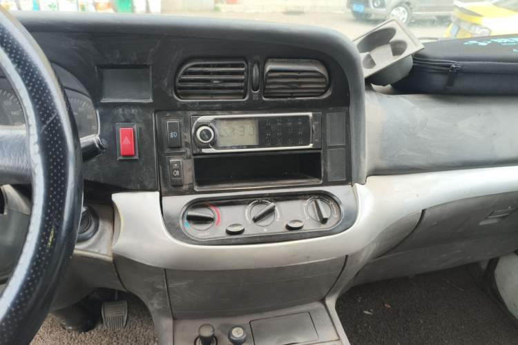 Used Jinbei Hiace 2014 2.0L 5th Generation Kuaiyunwang Business Version 4G19 Audio And AC Panel