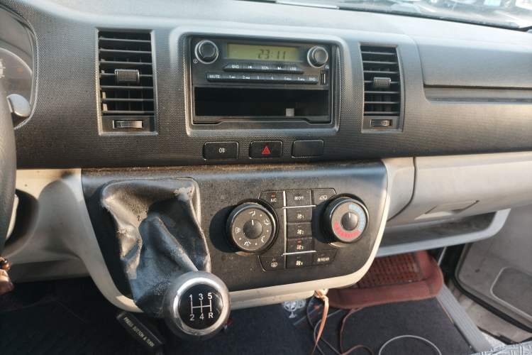 Used Jinbei Hiace 2014 2.0L Comfort Version V19 Audio And AC Panel