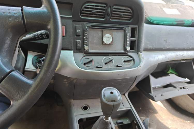 Used Jinbei Hiace 2014 2.0L Fifth-Generation Xiangyun Comfort Type 1 4G20C Audio And AC Panel