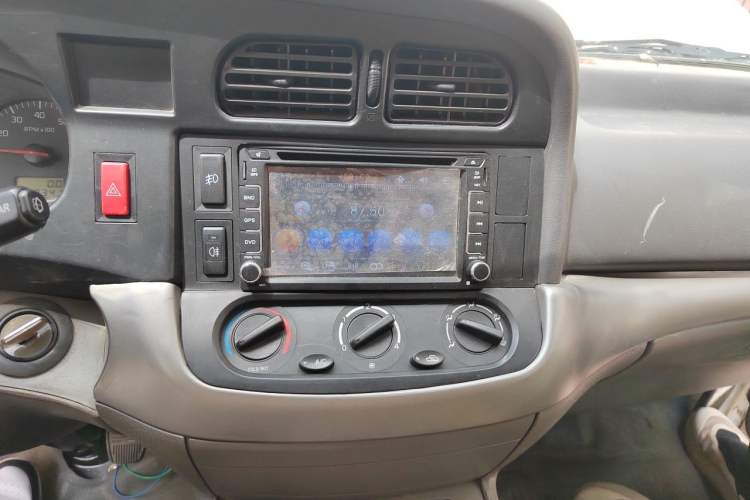 Used Jinbei Hiace 2014 2.0L 5th Generation Kuaiyunwang Business Version 4G19 Audio And AC Panel