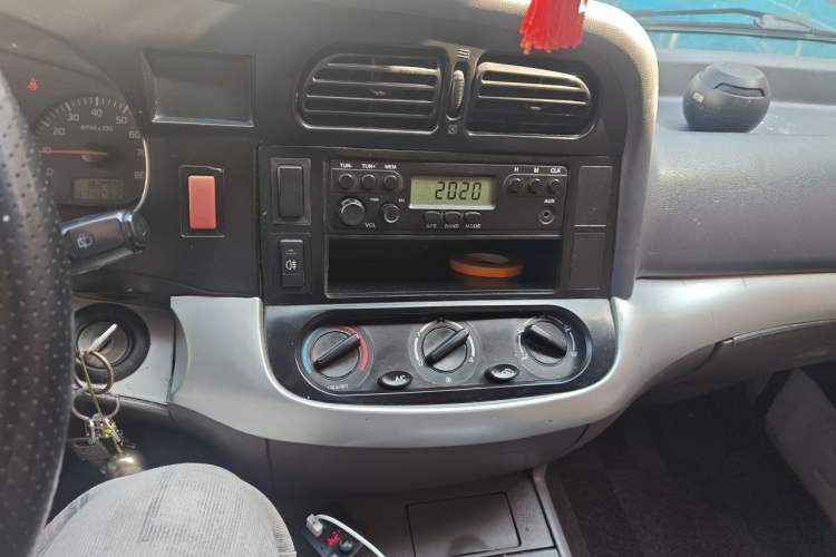 Used Jinbei Hiace 2014 2.0L Fifth-Generation Xiangyun Comfort Type 1 4G20C Audio And AC Panel