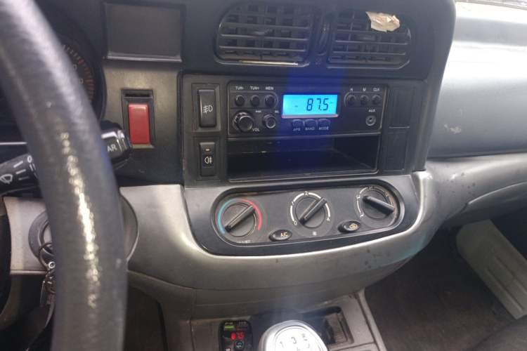 Used Jinbei Hiace 2014 2.0L Fifth-Generation Xiangyun Comfort Type 1 4G20C Audio And AC Panel