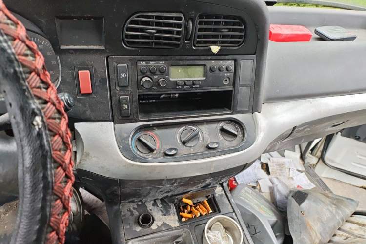 Used Jinbei Hiace 2014 2.0L Fifth-Generation Xiangyun Comfort Type 1 4G21C Audio And AC Panel