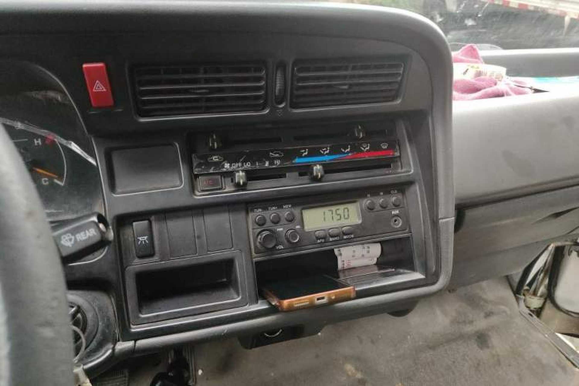 Used Jinbei Hiace 2014 2.0L 5th Generation Kuaiyunwang Business Version 4G20B Audio And AC Panel