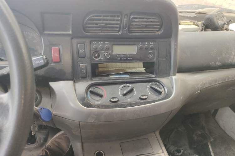 Used Jinbei Hiace 2014 2.0L Fifth-Generation Xiangyun Comfort Type 1 4G20C Audio And AC Panel