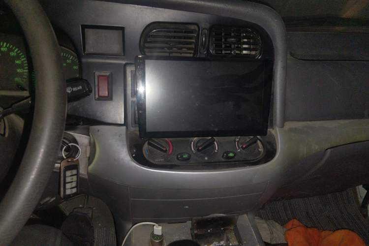 Used Jinbei Hiace 2014 2.0L 5th Generation Kuaiyunwang Business Version 4G19 Audio And AC Panel
