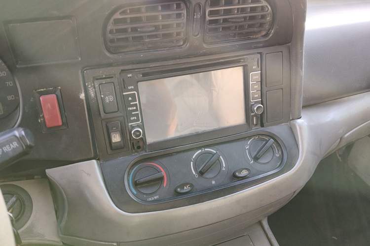 Used Jinbei Hiace 2014 2.0L 5th Generation Kuaiyunwang Business Version 4G21B Audio And AC Panel