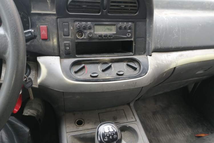 Used Jinbei Hiace 2014 2.0L 5th Generation Power King Deluxe Version V19 Audio And AC Panel