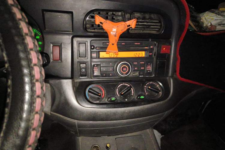 Used Jinbei Hiace 2014 2.0L 5th Generation Kuaiyunwang Business Version 4G21B Audio And AC Panel