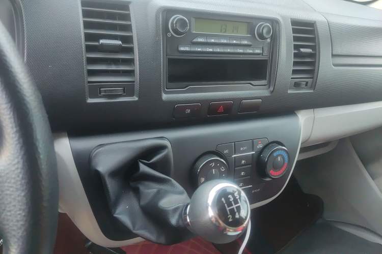 Used Jinbei Hiace 2014 2.2L Luxury Version V22 Audio And AC Panel
