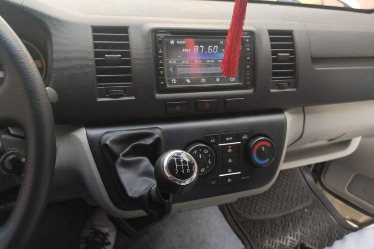Used Jinbei Hiace 2014 2.2L Luxury Version V22 Audio And AC Panel