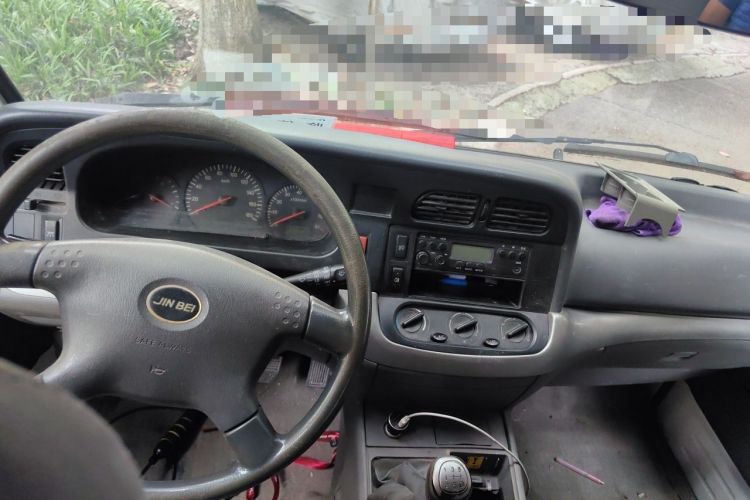 Used Jinbei Hiace 2014 2.0L 5th Generation Kuaiyunwang Business Version 4G19 Center Console