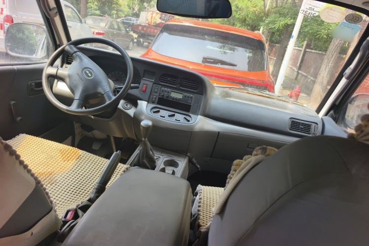 Used Jinbei Hiace 2014 2.0L 5th Generation Kuaiyunwang Business Version 4G19 Center Console