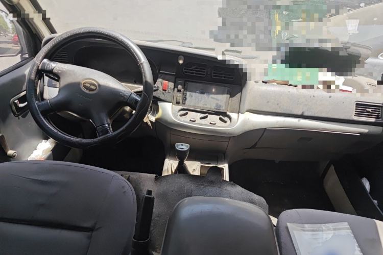 Used Jinbei Hiace 2014 2.0L 5th Generation Kuaiyunwang Business Version 4G19 Center Console