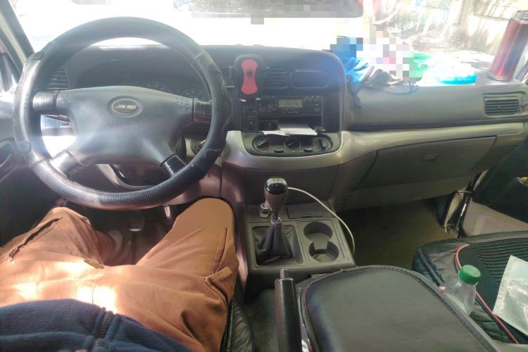 Used Jinbei Hiace 2014 2.0L Fifth-Generation Xiangyun Comfort Type 1 4G20C Center Console