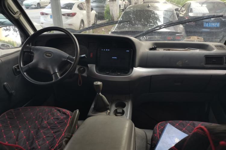 Used Jinbei Hiace 2014 2.0L 5th Generation Kuaiyunwang Business Version 4G19 Center Console