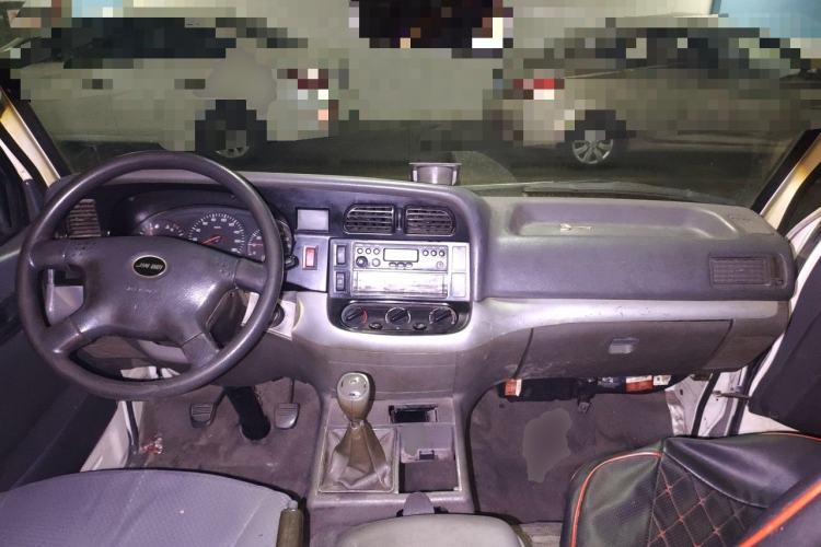 Used Jinbei Hiace 2014 2.0L Fifth-Generation Xiangyun Comfort Type 1 4G20C Center Console