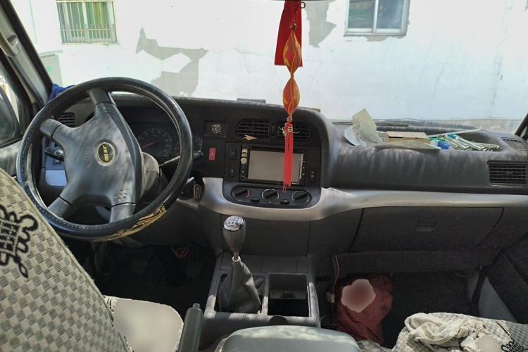 Used Jinbei Hiace 2014 2.0L Fifth-Generation Xiangyun Comfort Type 1 4G20C Center Console