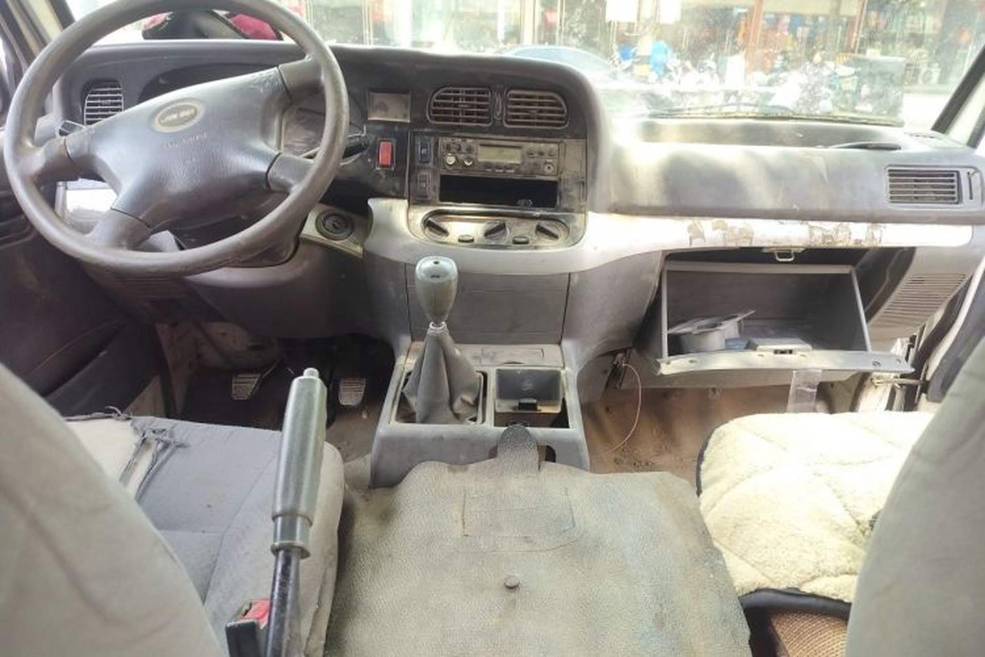 Used Jinbei Hiace 2014 2.0L Fifth-Generation Xiangyun Comfort Type 1 4G21C Center Console