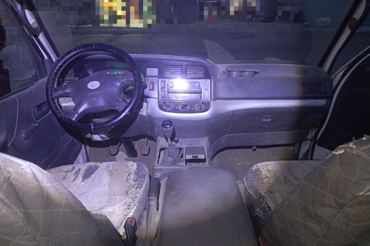 Used Jinbei Hiace 2014 2.0L 5th Generation Kuaiyunwang Business Version 4G19 Center Console