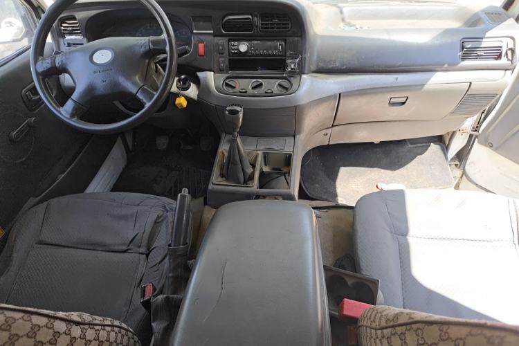 Used Jinbei Hiace 2014 2.0L 5th Generation Kuaiyunwang Business Version 4G20B Center Console