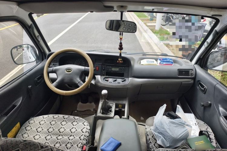 Used Jinbei Hiace 2014 2.0L 5th Generation Kuaiyunwang Business Version 4G20B Center Console