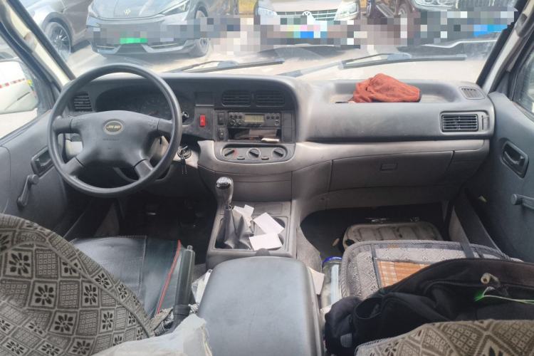 Used Jinbei Hiace 2014 2.0L Fifth-Generation Xiangyun Comfort Type 1 4G20C Center Console